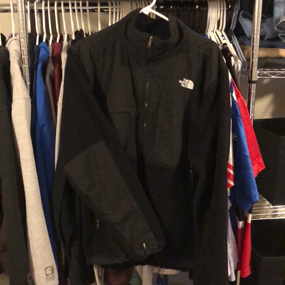 MENS LARGE BLACK NORTHFACE COAT